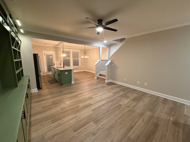 Photo - 147 Hyacinth Ln