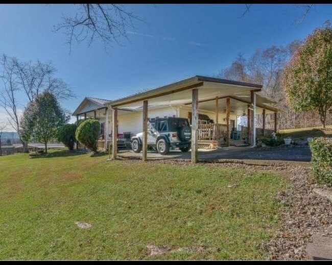 Photo - 492 Olinger Dr