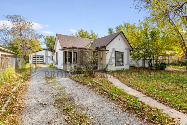 Photo - 1934 N Burns Ave