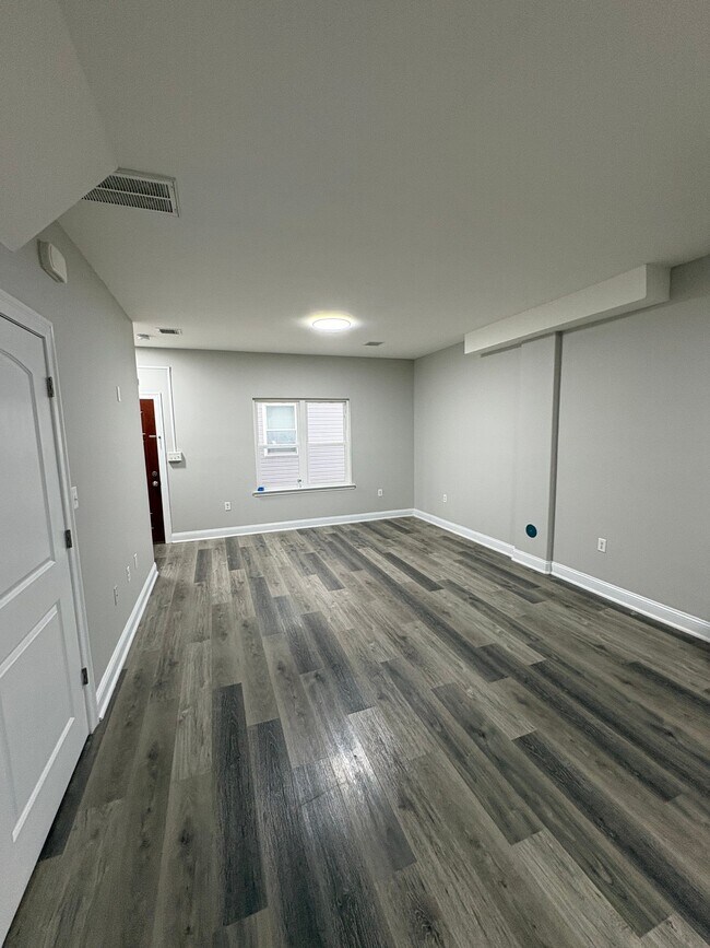 Photo - 331 Bond St Unit 3