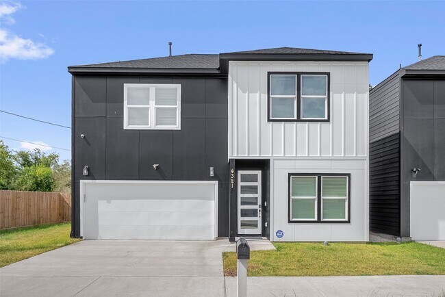 Photo - 4321 McKinley St