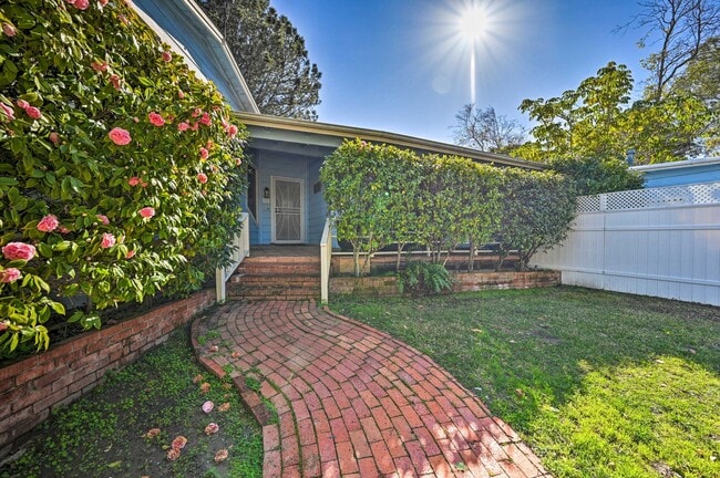Building Photo - 2139 Torrey Pines Rd Rental