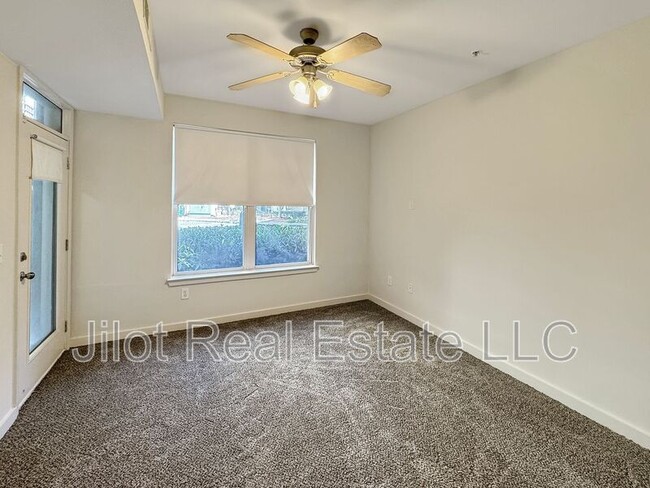 Photo - 390 17th St NW Unidad 2061