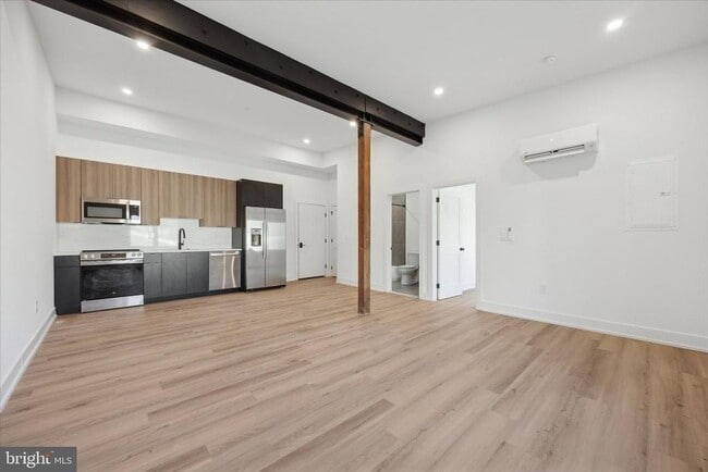 Building Photo - 808 N 3rd St Unit 25