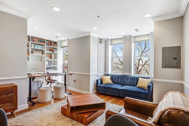 Building Photo - Terrific One Bedroom Condo in Truxton Circle! Unit 3