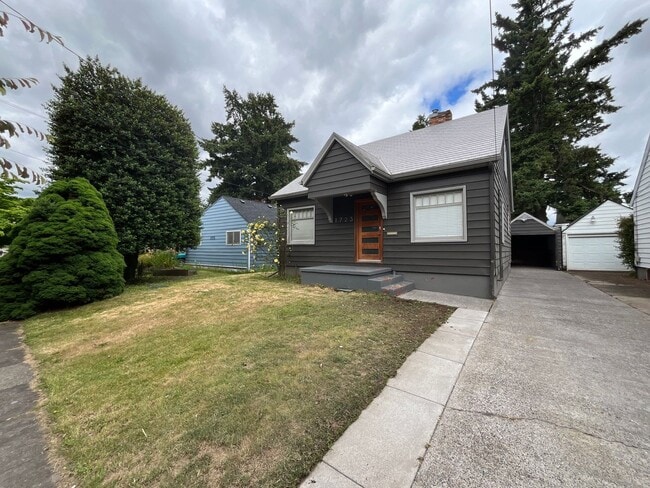 Photo - Stunning Rose City Park 5BD 2BA Home with Gas Fireplace Updated Finishes, Air Conditioning & Laun...