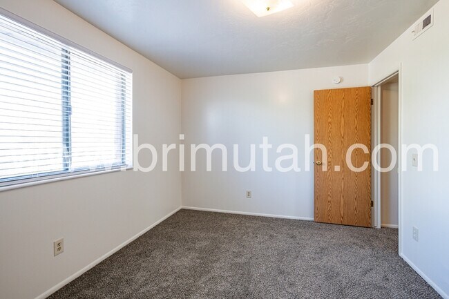 Photo - 4727 S 1300 E