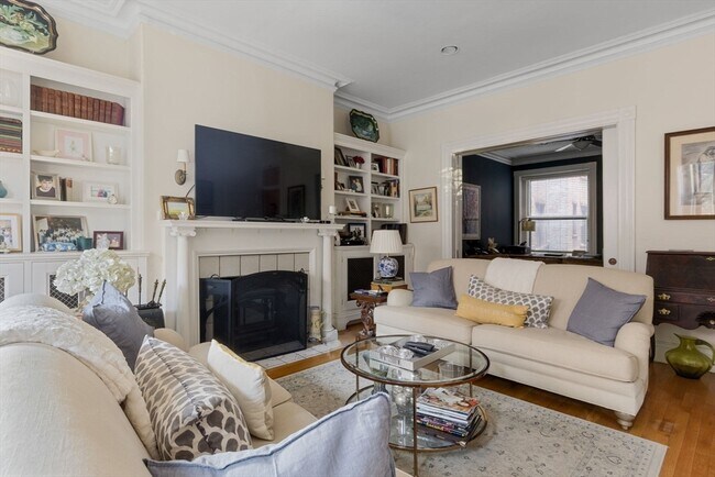 Photo - 405 Marlborough St