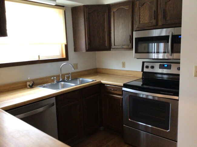 Photo - 2017 Sherri Ct Unit A