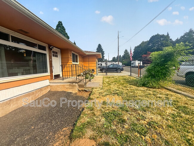 Photo - 135 Lee St