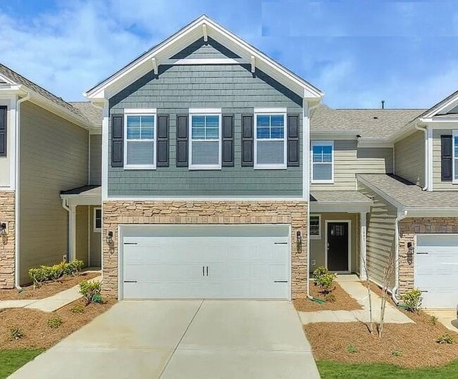 Building Photo - COMING SOON! 4BR/3BA | 2-Car Garage | Community Pool!