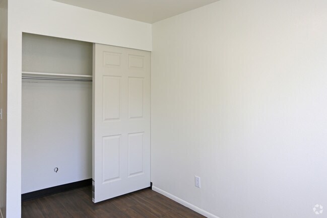 Photo - Aspen Pines Apartments