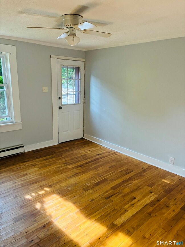 Photo - 27 N Walnut St