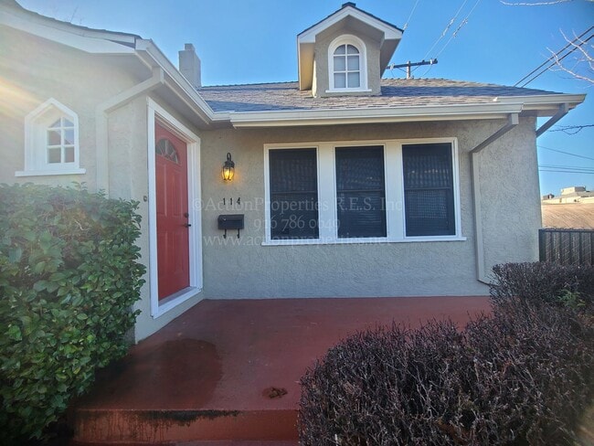 Photo - Action Properties R.E.S. Inc offering Central Roseville 2 Bed, 1bath  Carport Parking, Large yard...
