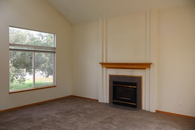 Photo - 625 Brewer Dr