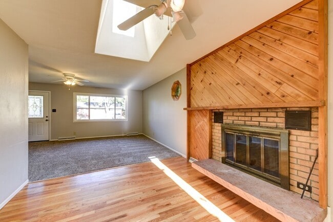 Photo - Beautiful and LARGE 4 bed 3 bath Home in D...