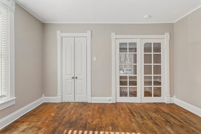 Photo - 402 E Elm St