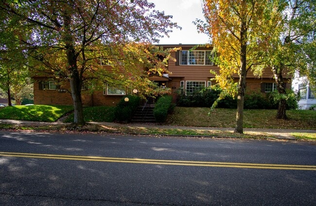 Building Photo - Irvington 1Bdr w/Patio Ready Late October! Unit 09 Rental