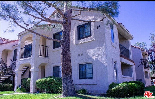 Building Photo - 2554 Olive Dr Unit 171
