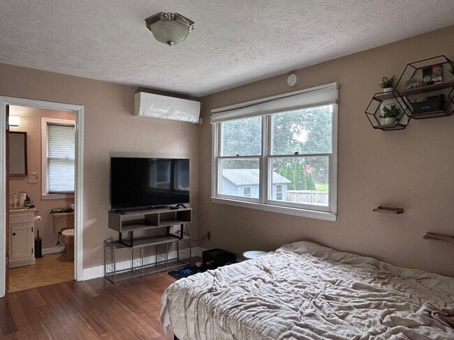 Photo - 113 Castlerock Dr Unit A