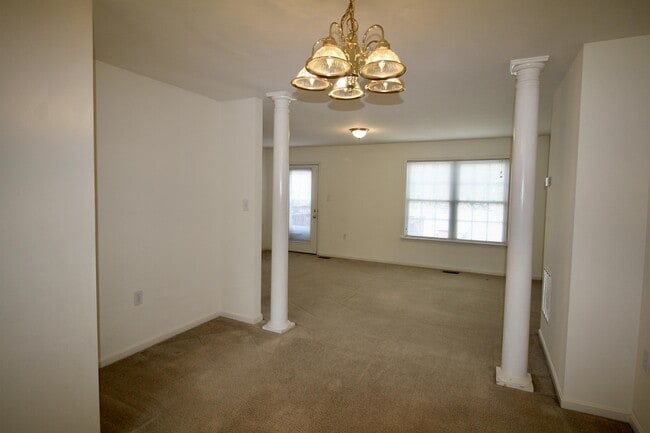 Photo - 103 Mabel Ln