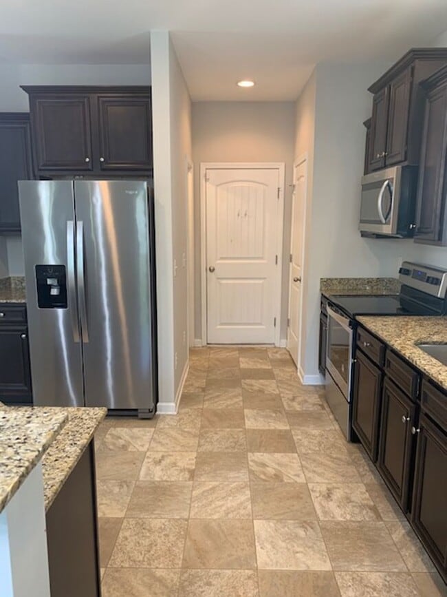 Photo - Spacious 3 bedroom, 2.5 bathroom available for rent in Columbia County