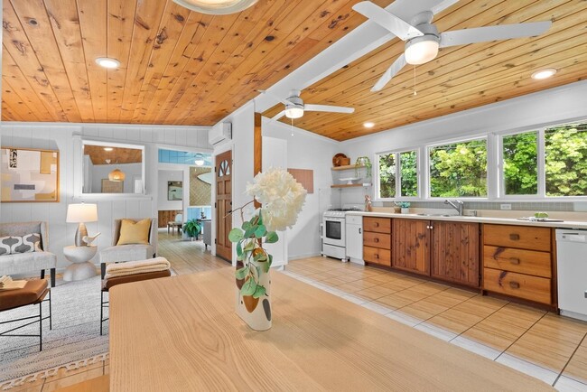 15-2036-2036 30th Ave Unit A