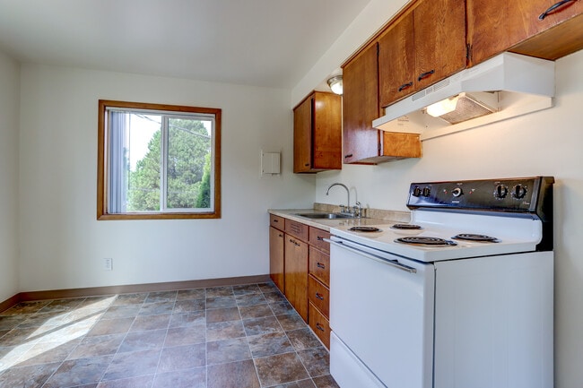 Photo - Silver Creek Apartments