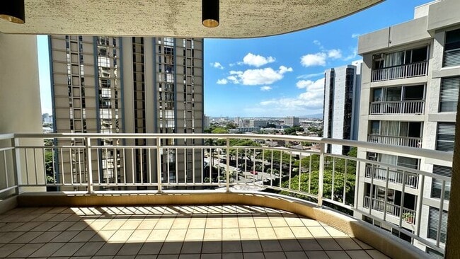 Building Photo - 2047 Nuuanu Ave Unit #1203