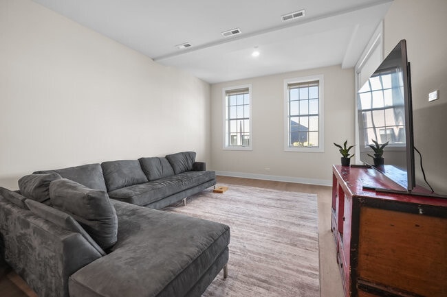 Photo - 3924 N Lincoln Ave Unidad 416