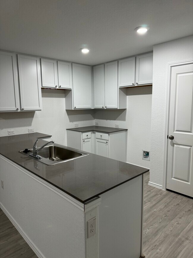 Photo - 7646 Chancery Gate