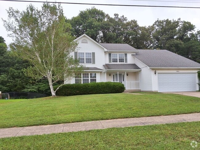 Building Photo - 1925 Lakewood Dr Rental