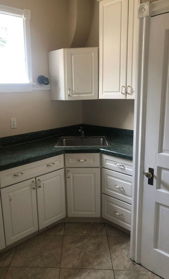 Photo - Fabulous 3 bedroom within walking distance to the Brandywine zoo!