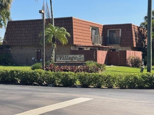 Building Photo - 1210 SW 118th Terrace