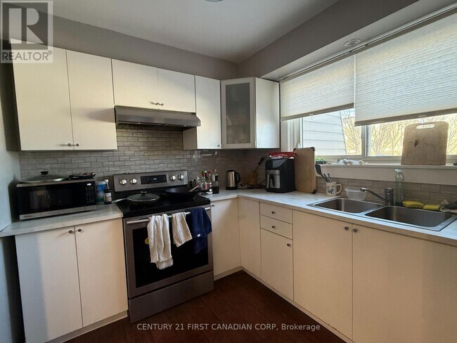 Photo - 1460 Limberlost Rd