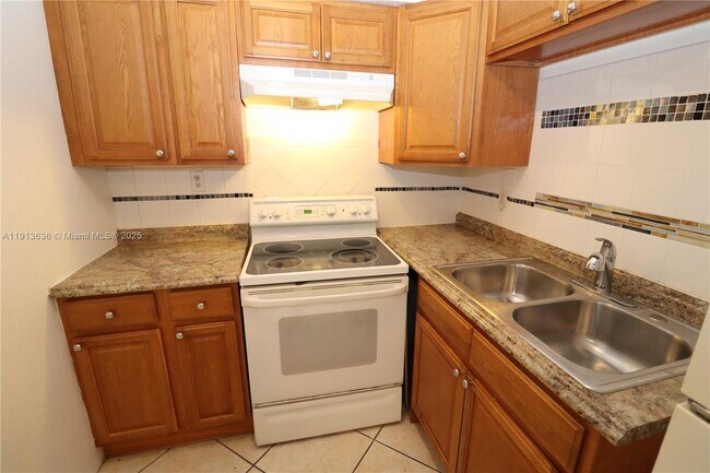 Photo - 59 NW 37th St Apartment Unit 3