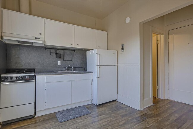 Photo - 319 North St Unit 4