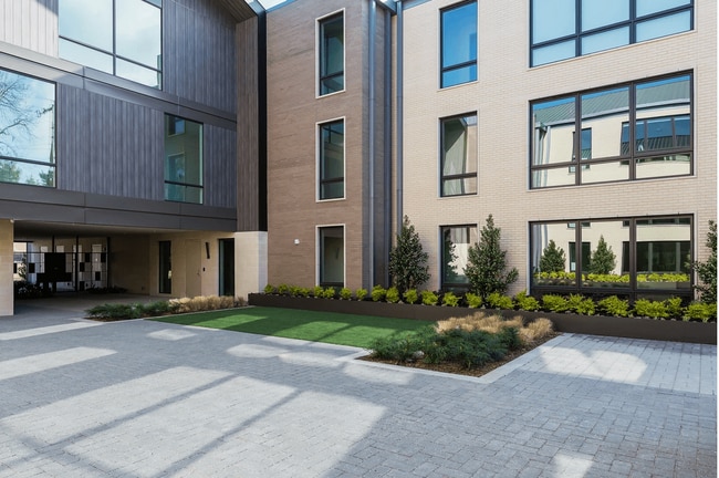 Terrenos ajardinados - 3525 Normandy