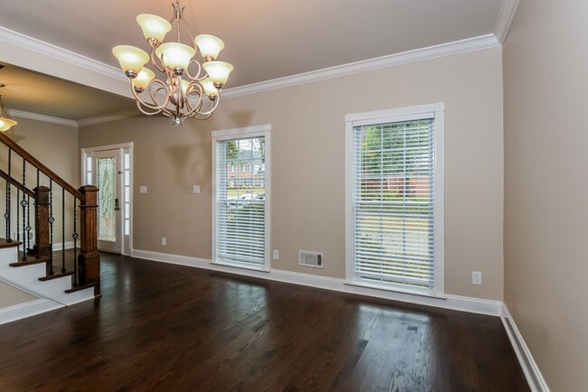 Photo - 100 Marsh Glen Point