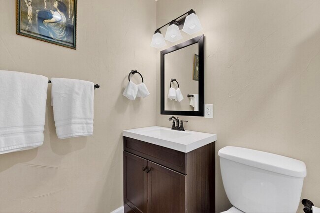 Photo - 1601 Pennsylvania St NE Unit T6