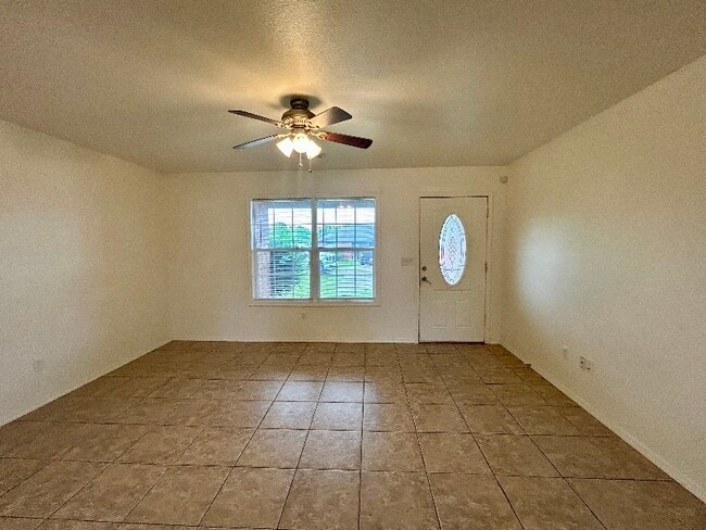 Photo - 63020 E 285 Ct Unidad B