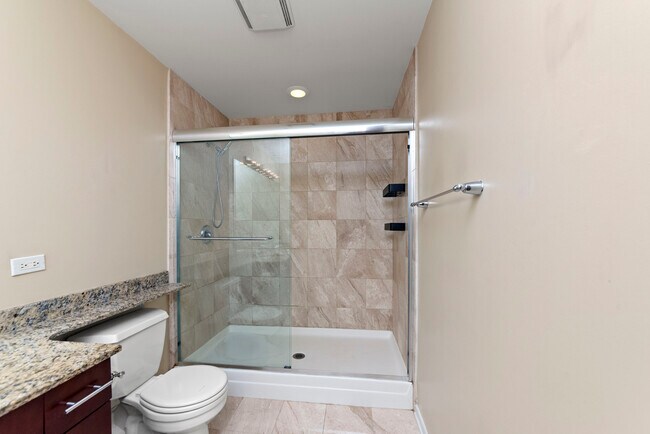 Photo - 1040 W Adams St Unit 610