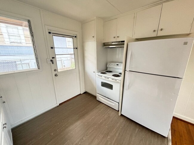 Photo - 849 3rd St. 2 Bed 1 Bath $1,700 - Rent Ready! Unit 857B 3rd St