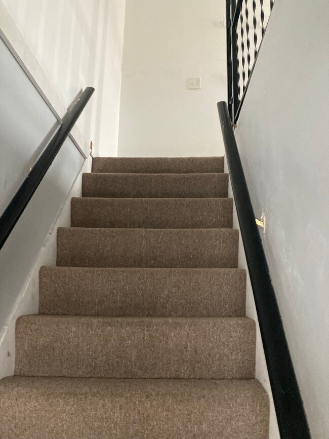 Building Photo - 55 High St Unit 55 high street #2