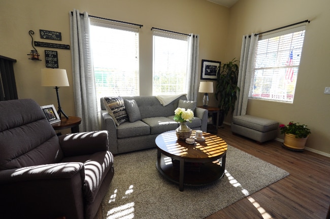 Photo - 957 Church Ln