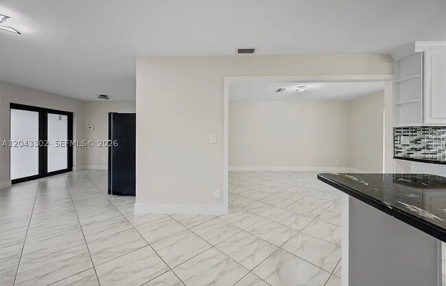 Photo - 5320 Fillmore St