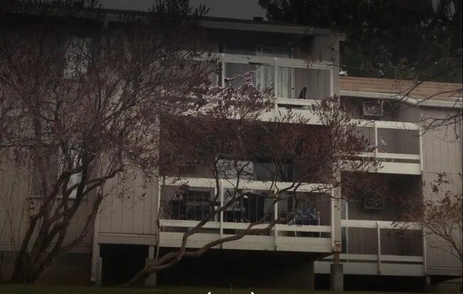 Photo - 200 E Pioneer Dr