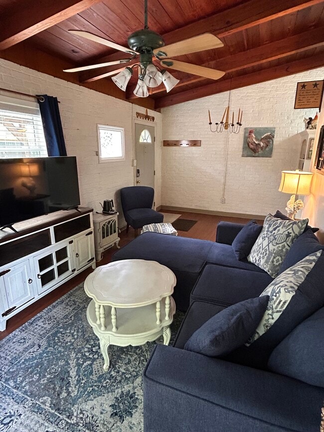 Photo - 210 Pinehurst Ave