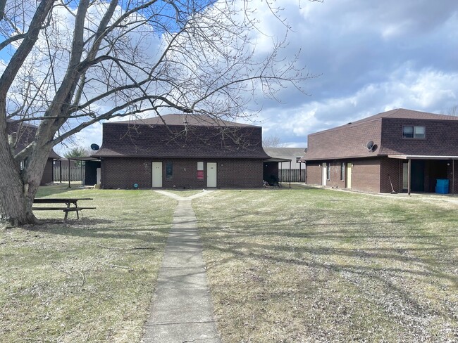 Building Photo - 166 Briarwood Dr Unit 169 Rental