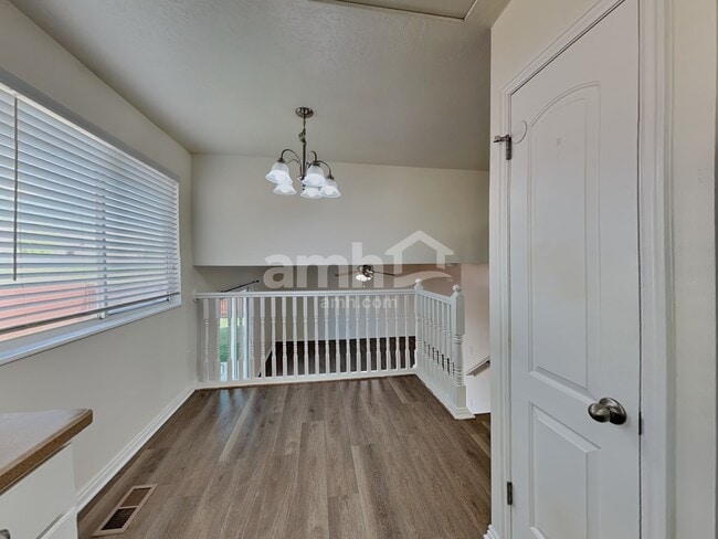 Photo - 5998 4050 W St
